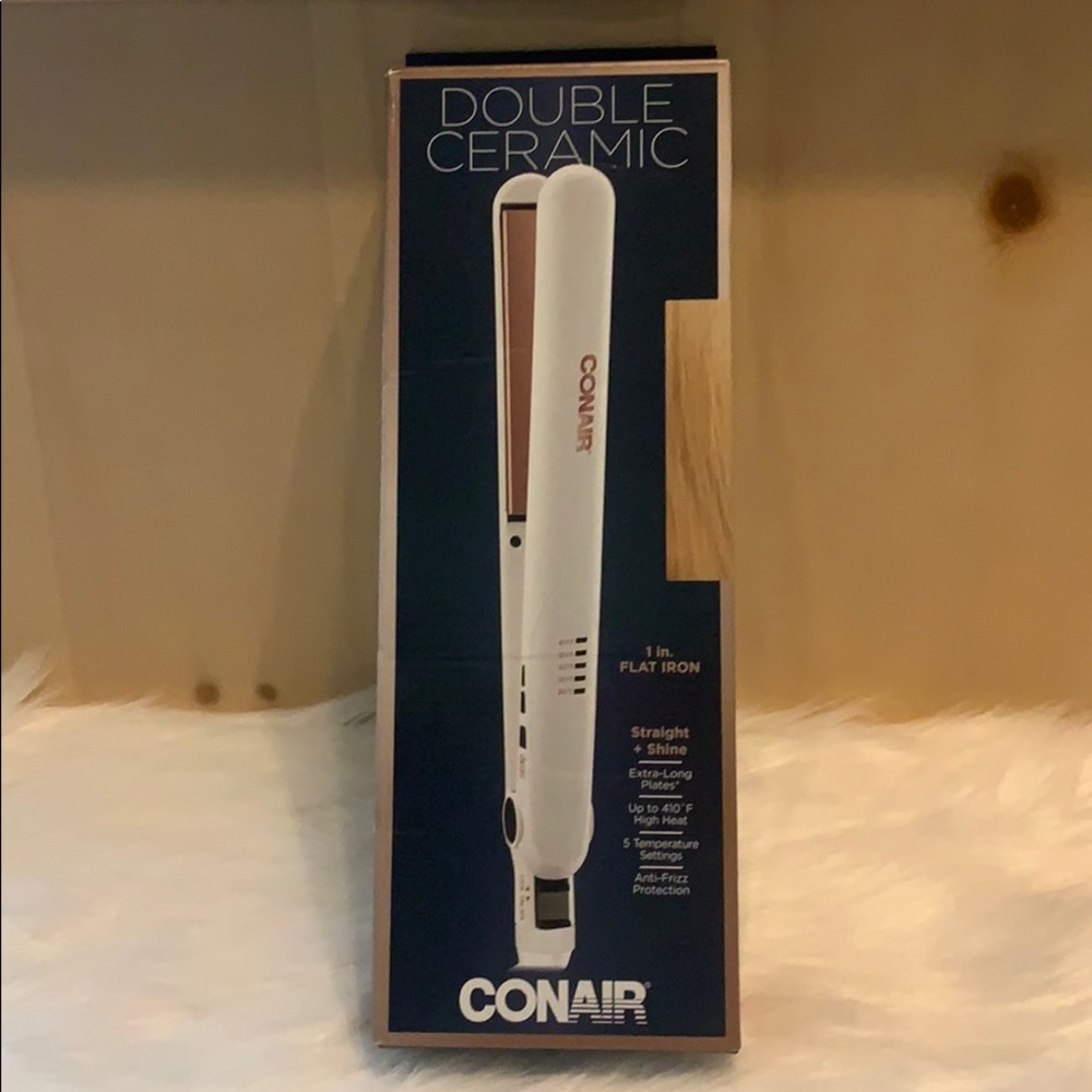 NEW IN BOX/ UNOPENED ConAir flat iron 1”